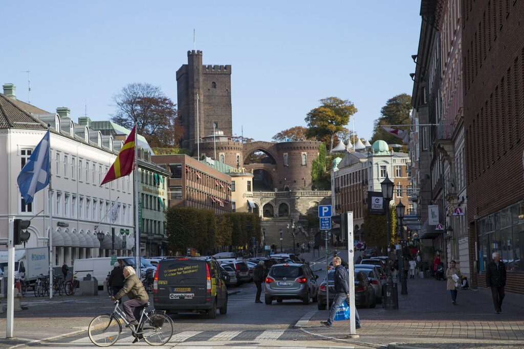 Kärnan i Helsingborg sedd från Stortorget