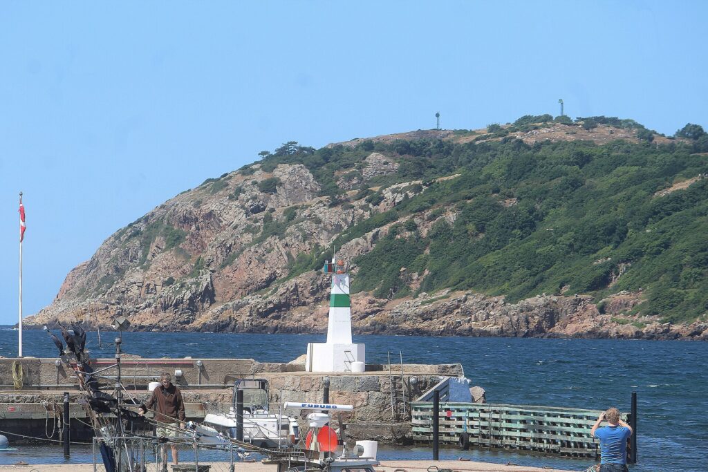 Mölle hamn vid foten av Kullaberg i Skåne