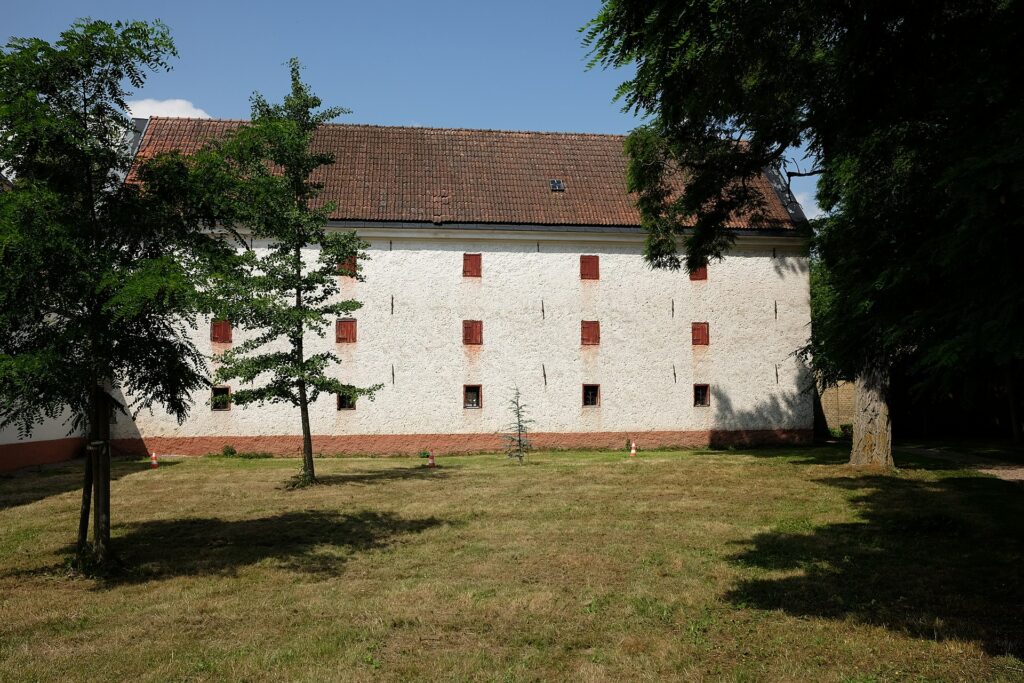 Övedsklosters slott vid Vombsjön i Skåne