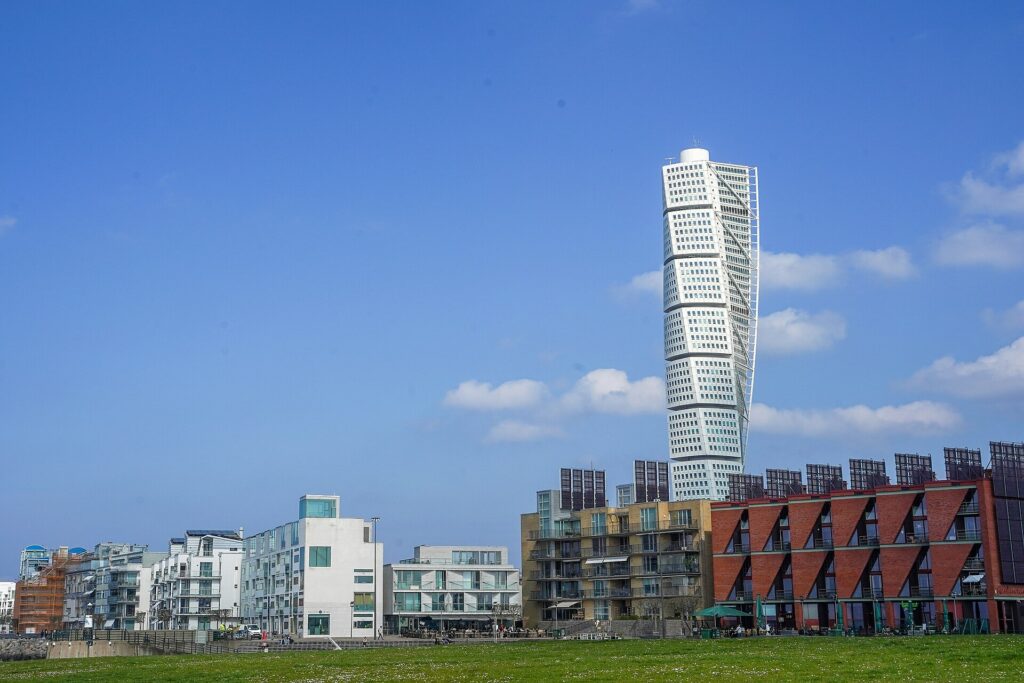 Turning Torso och Västra Hamnen i Malmö en klar dag