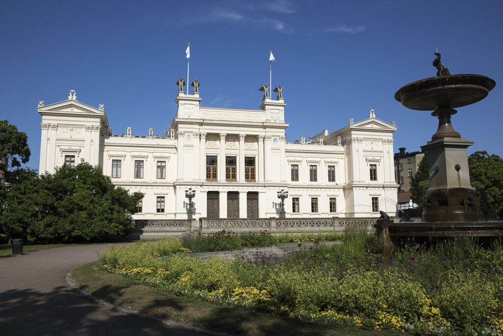 Universitetshuset i Lund med fontänen